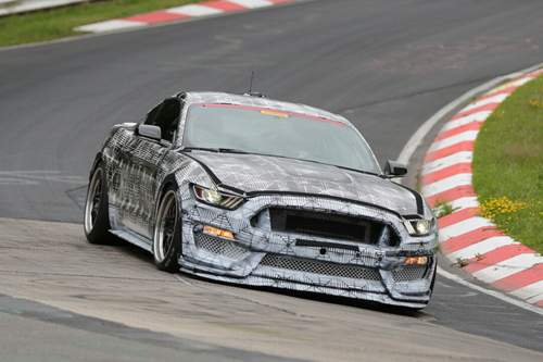 Auch Ford selbst bringt eine "Tuning-Variante": Der Shelby GT350 kommt 2016