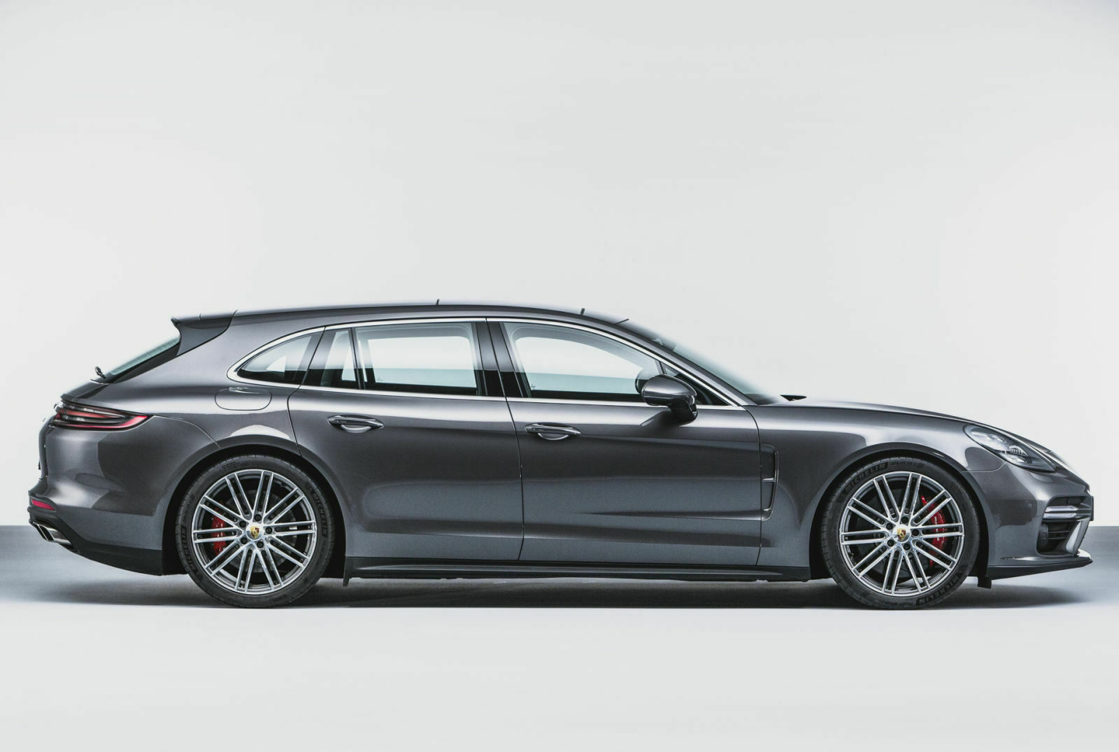 Das Heck ändert Porsche nur oberhalb der Rückleuchten