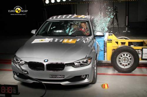 BMW 3er beim Seitenaufprall-Test