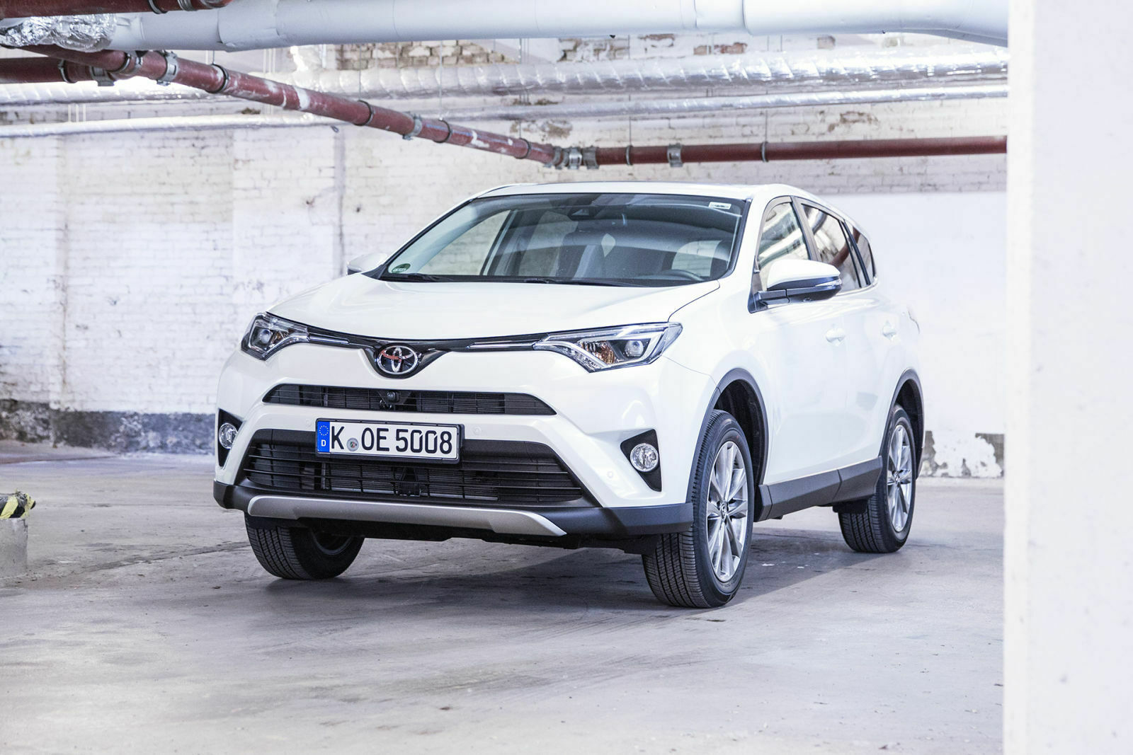 Toyota RAV4 im MOTOR-TALK-Test: Wir fuhren Benziner (im Bild) und Hybrid