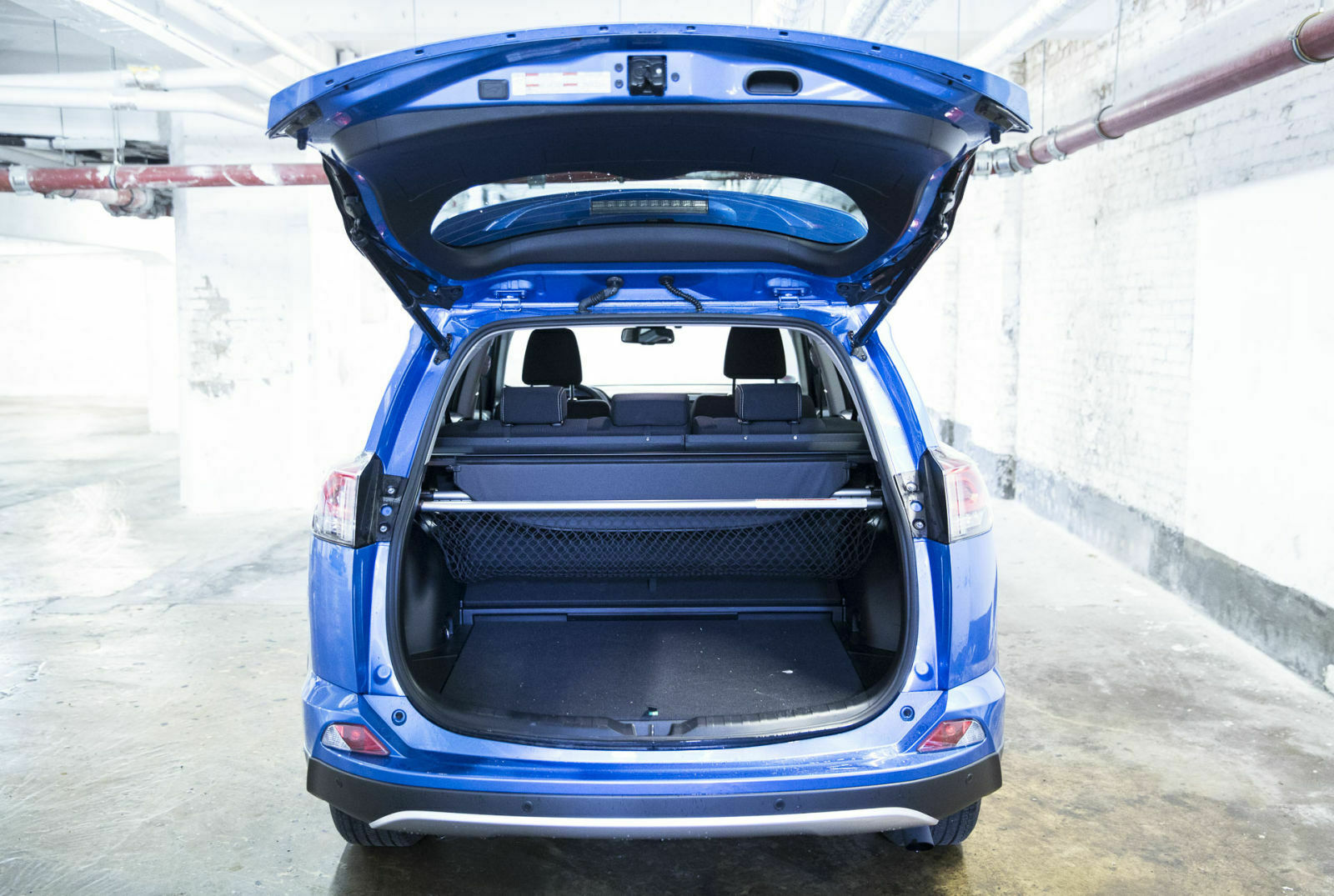 ... der Hybrid schluckt etwas weniger Gepäck. Hier sind es 501 bis 1.633 Liter