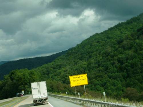 Runaway-ramp-wv-ky-091309-016