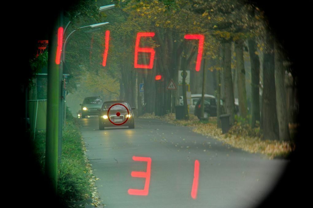Vorsichtige Fahrer können bei dem neuen Tarif sparen, sie machen sich aber auch zum gläsernen Autofahrer