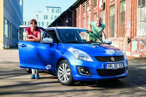 Ob mit Duckface oder ohne - der Suzuki fotografiert auf Knopfdruck