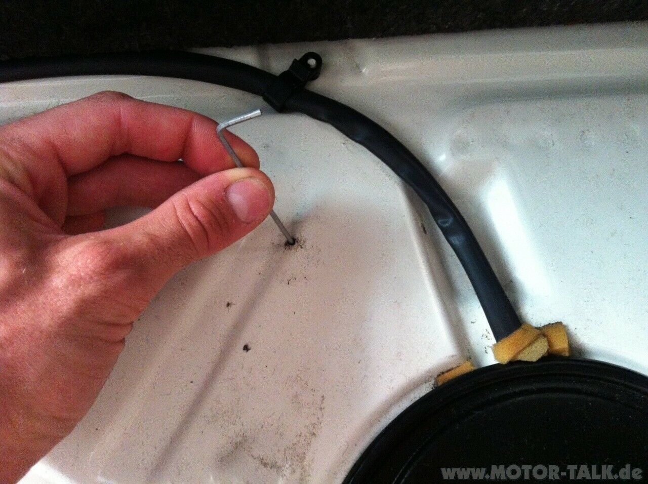 G60 - Innenraum riecht immer wieder nach Benzin..