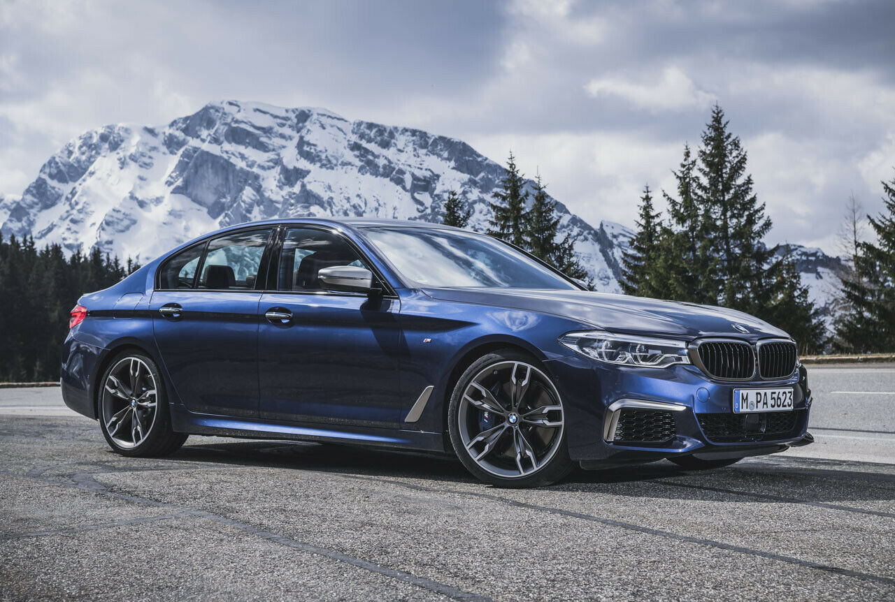 Die Hinterachslenkung lohnt sich beim M550i, vor allem in engen Kurven