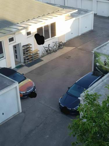 Garagenhof Einfahrt.jpg