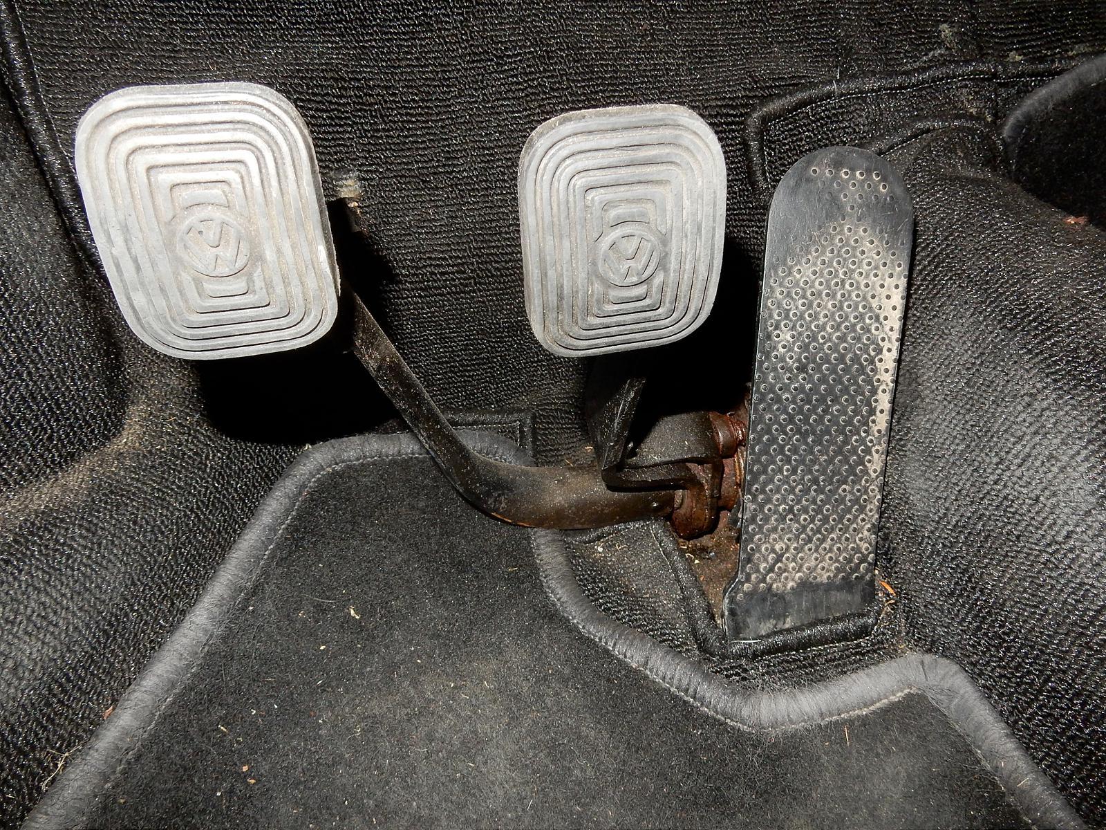 Gaspedal: Metall oder Kunststoff? (Wann und warum?)