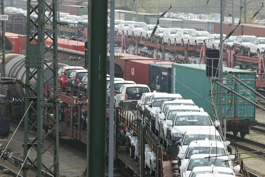Besonders die Auto- Chemie- und Stahlindustrie trifft der Bahnstreik empfindlich