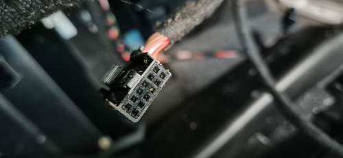 Unbekannter Stecker im handschuhfach ber