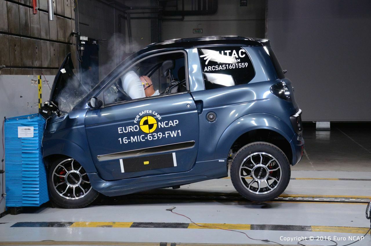 Leichtkraftwagen wie das Microcar M.GO Family sind zwar nicht billig - in punkto Sicherheit mit Pkw aber keineswegs vergleichbar