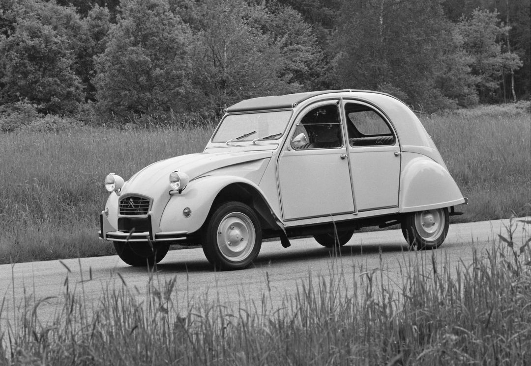 Citroën 2CV (1949–1990): Der Oldie mit der größten Wertsteigerung. Gute Exemplare gibt es trotzdem noch zu vierstelligen Preisen.
