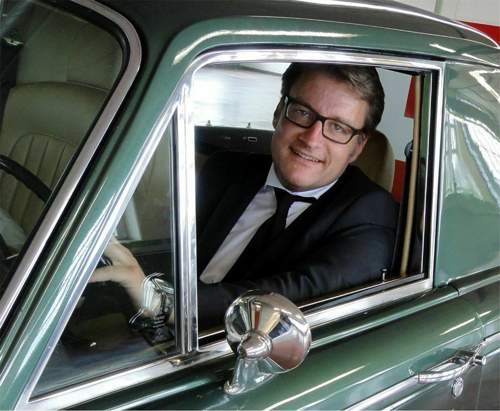 Martin Halder, Meilenwerk-Chef. Geschäftsmodell: Lagern, Ausstellen, Restaurieren und Verkaufen von edlen Oldtimern.