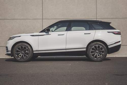 So zeigt sich der Velar am liebsten: Er bildet seine Flanke auf den digitalen Instrumenten ab