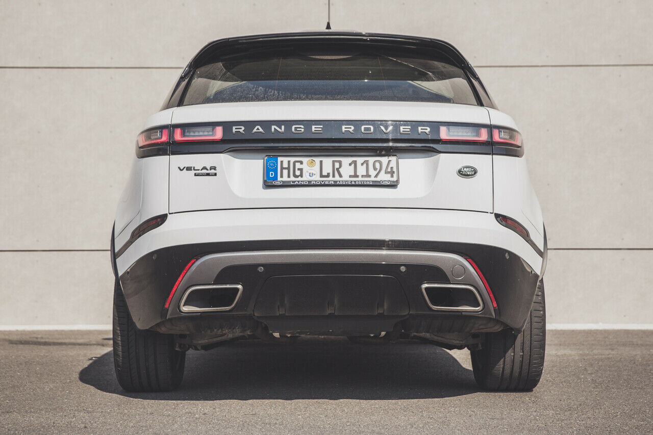 Plattform, Bodenfreiheit und Radstand übernimmt der Velar vom Jaguar F-Pace