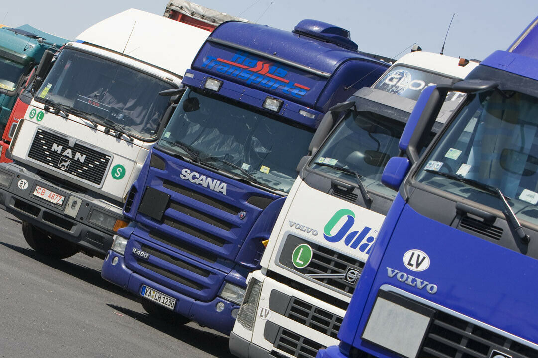 Diebe stahlen auf einem Autobahnrasthof bei Hannover vier Paletten mit Windeln aus einem Sattelzug