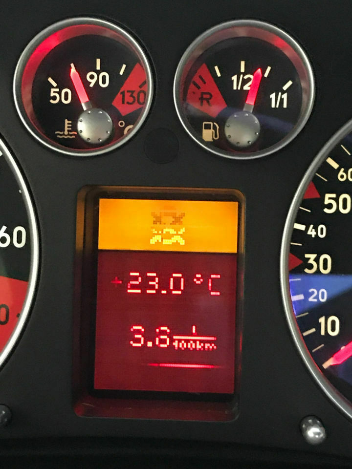 Gelbe Fehlermeldung im Display