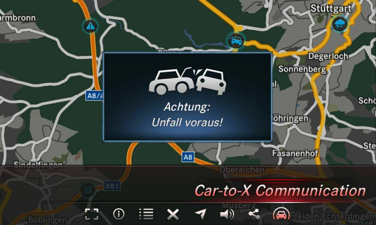 Trifft ein Autofahrer auf eine Unfallstelle, kann er aktiv werden und diese melden. Über das Backend des Autoherstellers werden andere Autofahrer dann gewarnt