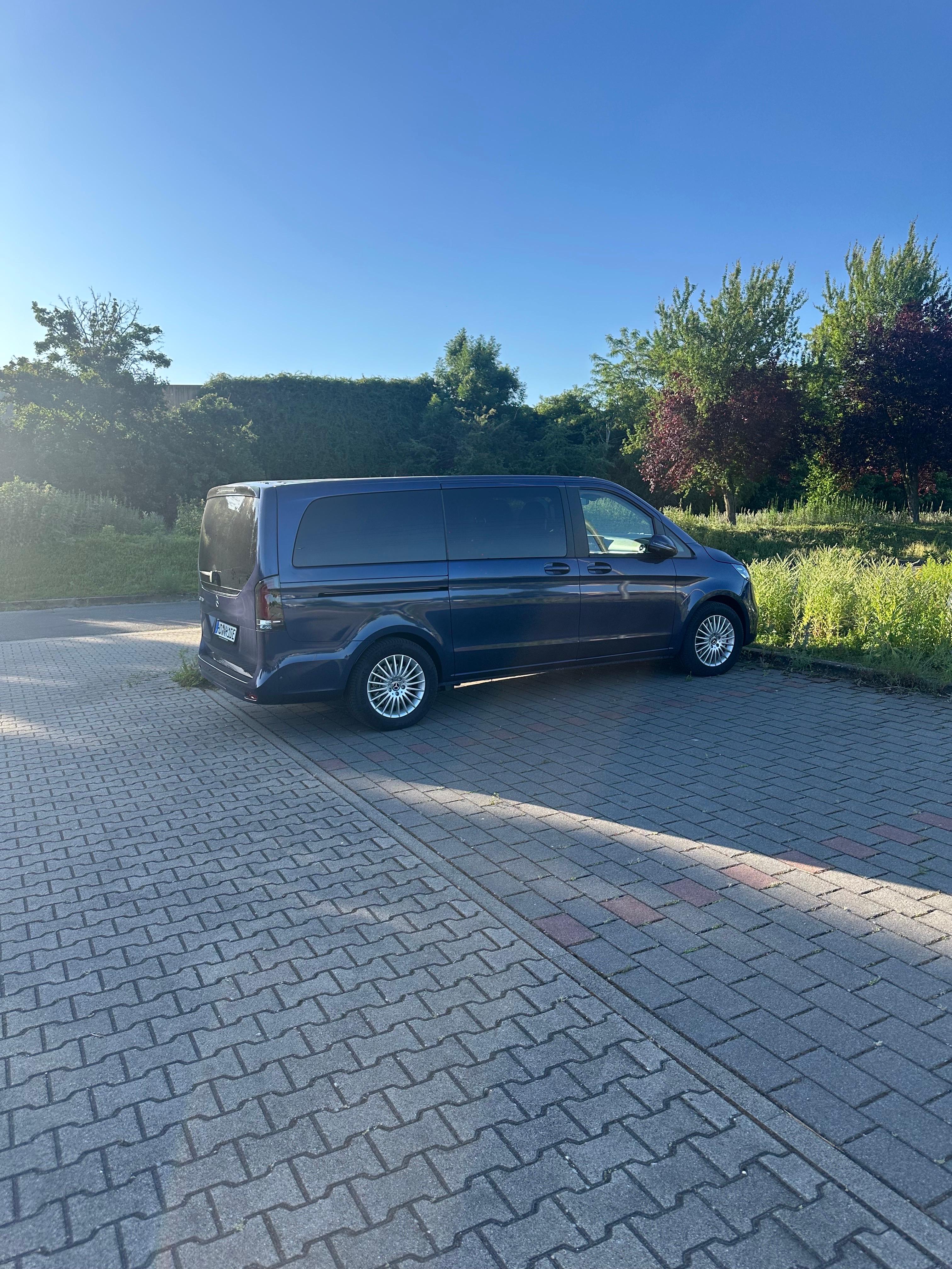 Gibt es hier kein Wartezimmer?