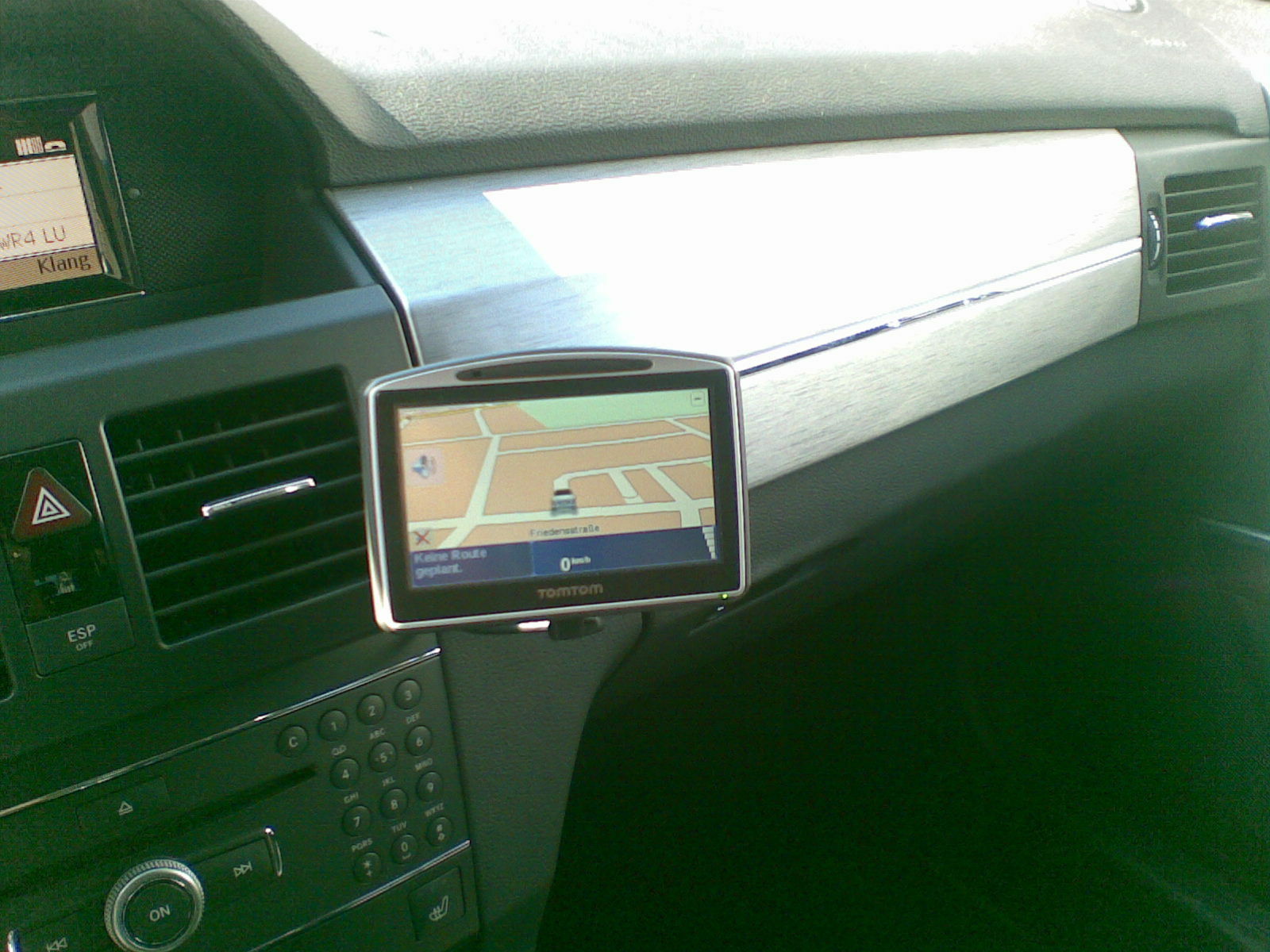 GLK - mobiles NAVI-Einbau (TomTom-Lösung)