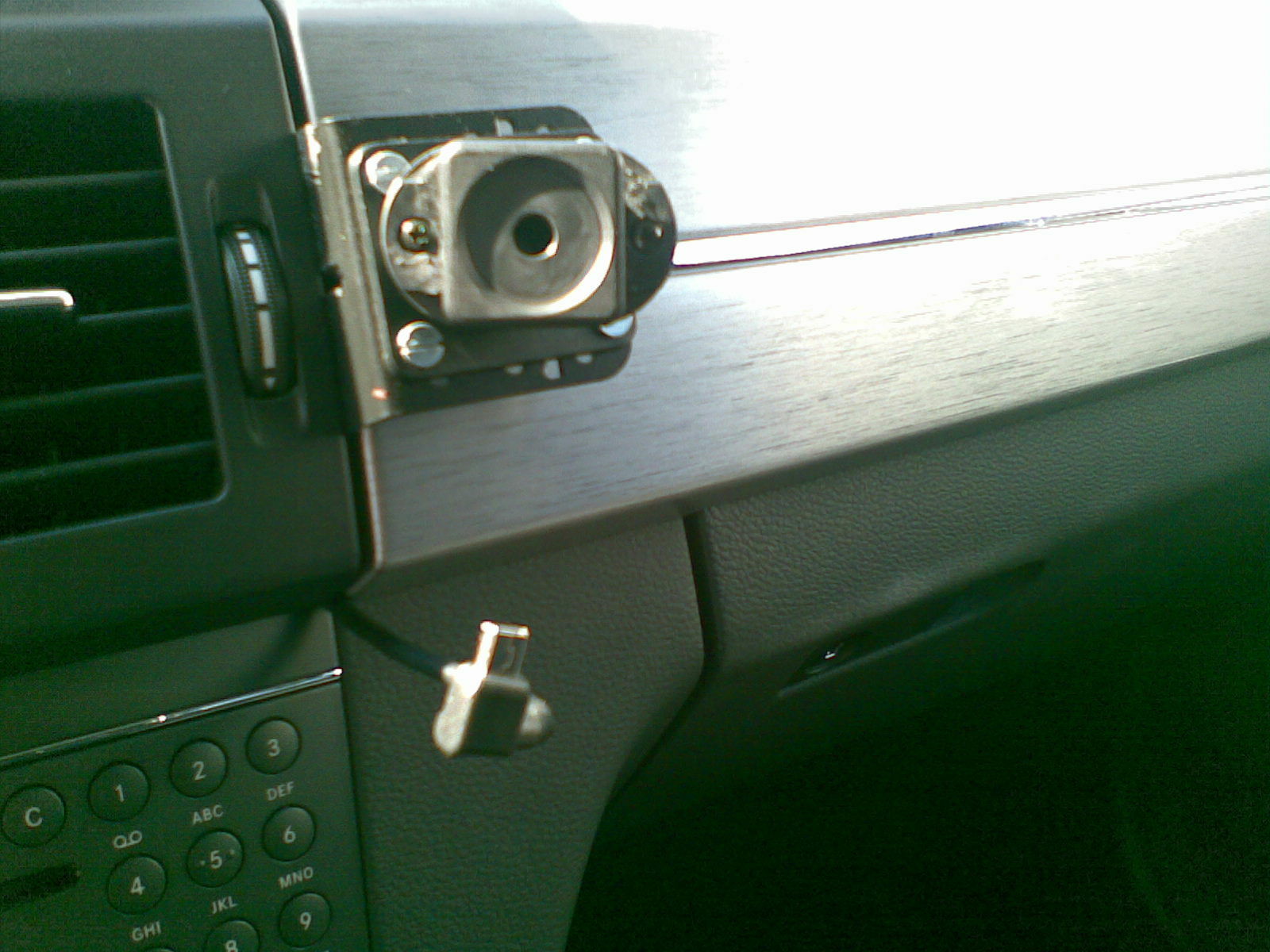 GLK - mobiles NAVI-Einbau (TomTom-Lösung)