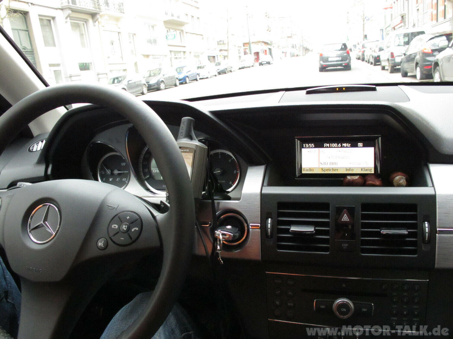 GLK - mobiles NAVI-Einbau (TomTom-Lösung)