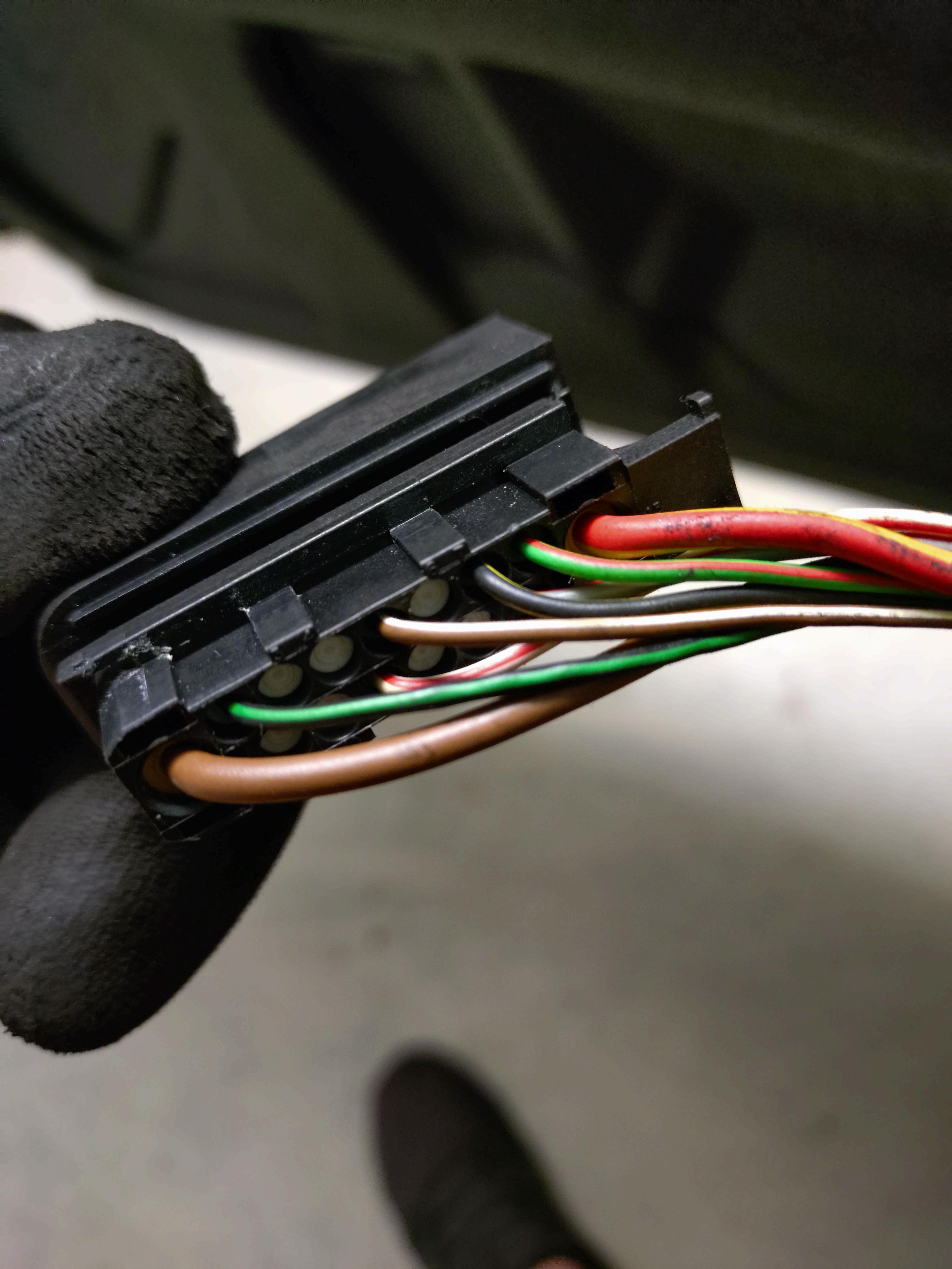 Golf 3 wie Fensterhebermotor anschließen?