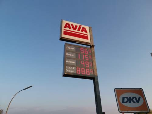 Avia-tankstelle-preismast