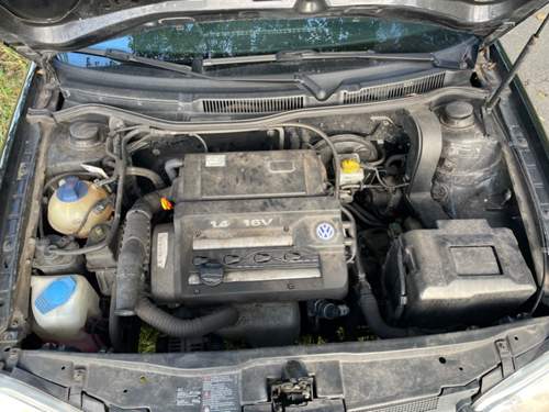 Golf IV 1.4 16V Motorraum Komplett.jpg