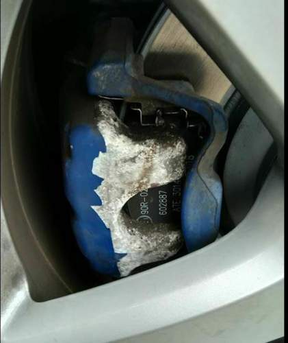 Golf-r32-bremssattel-hili2