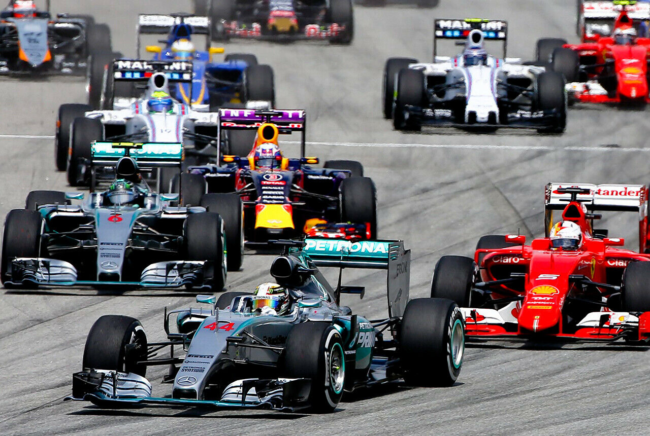 Vettel bleibt Zweiter - vorerst