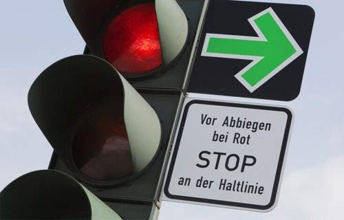 In Polen lieber an diesen Pfeil denken!