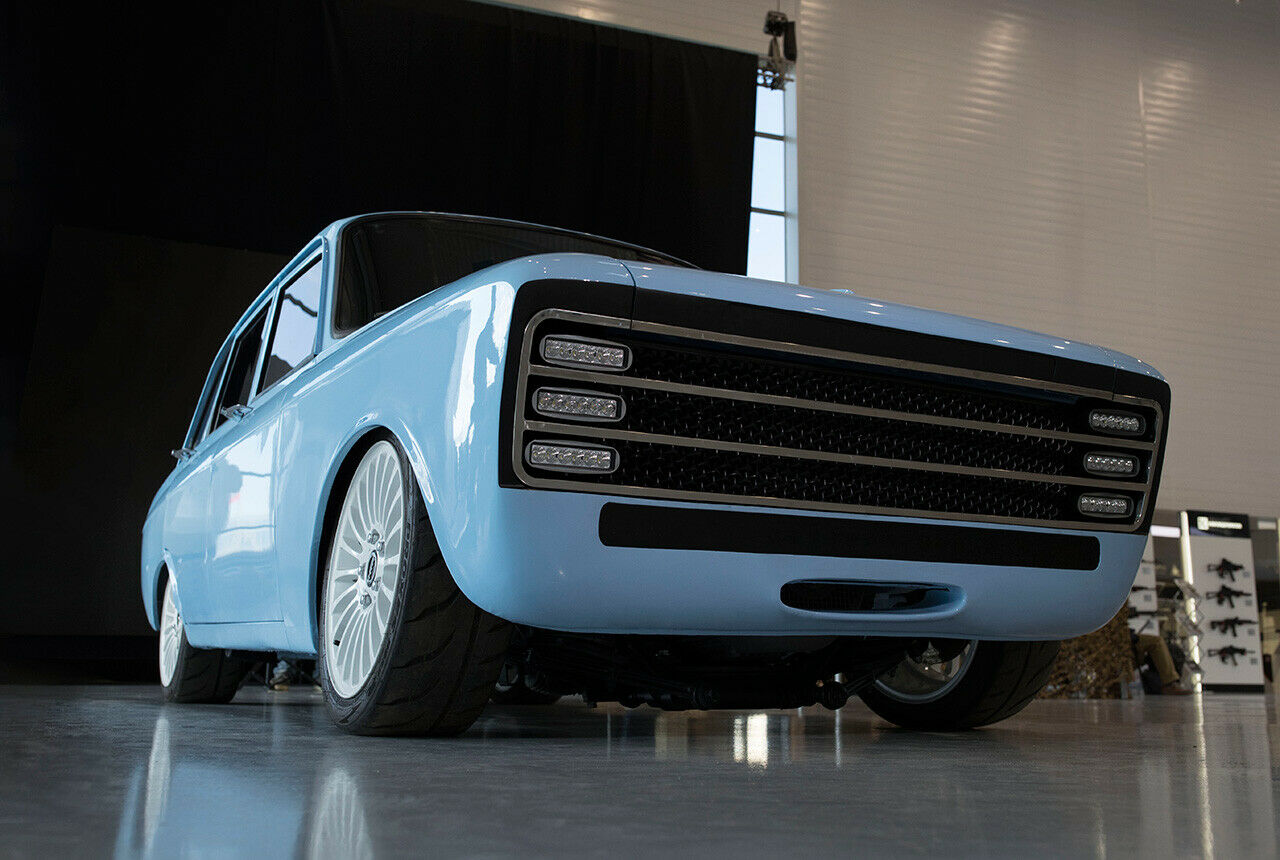 Die Elektrotechnik des CV-1 steckt Kalaschnikow in die Hülle eines Retro-Kit-Cars