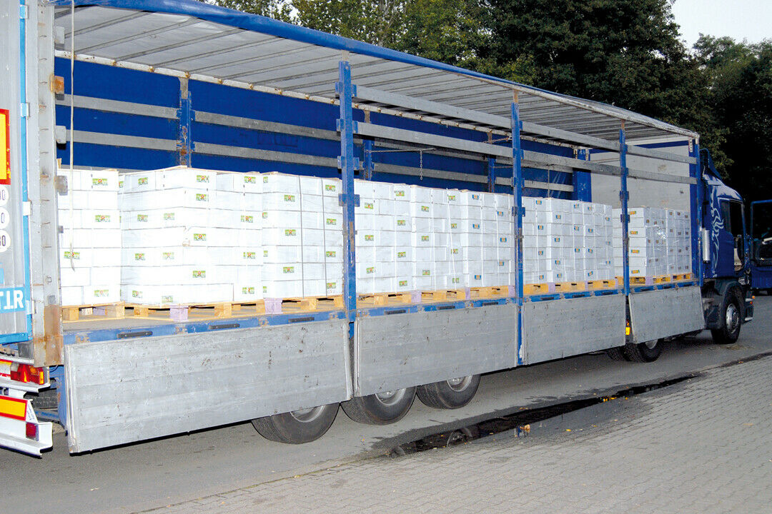 56 Kartons mit je 12 Gläsern Heroin - nur durch einen Tipp konnten die Fahnder den Kurieren auf die Spur kommen