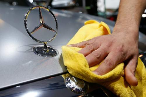 Trotz Problemen im Lkw-Geschäft verdient Daimler im 1. Halbjahr 2016 mehr als im Vorjahreszeitraum