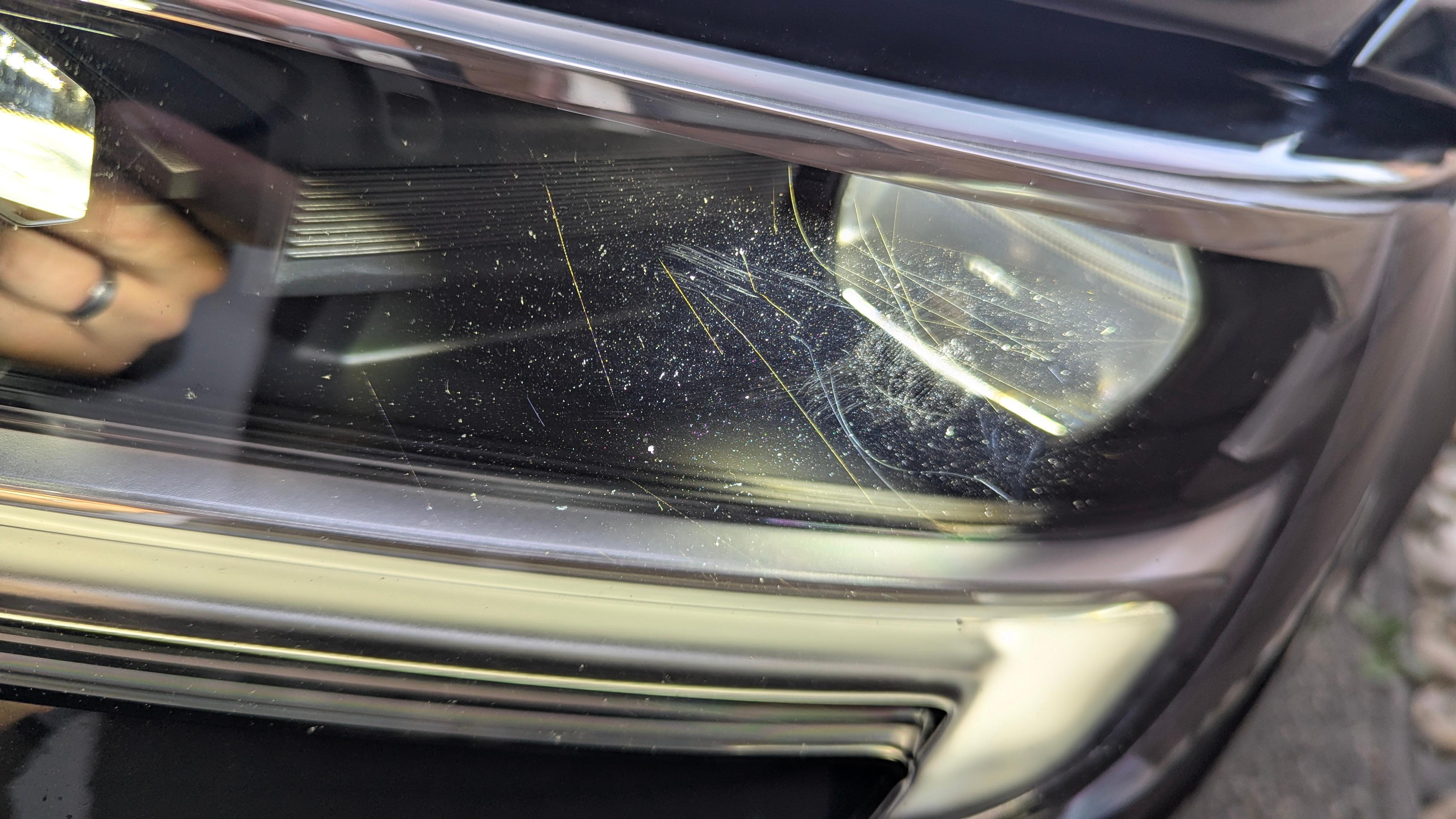 Haarrisse im LED Scheinwerfer?