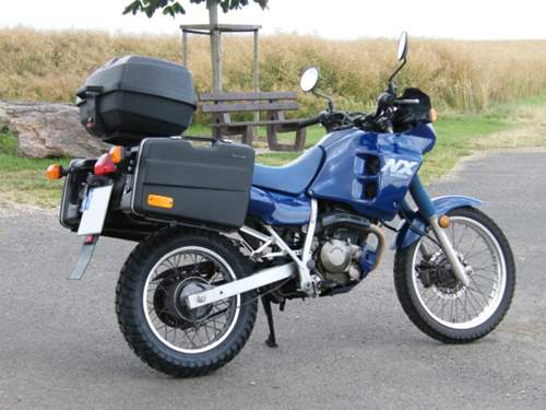 Honda NX 250 mit Koffern