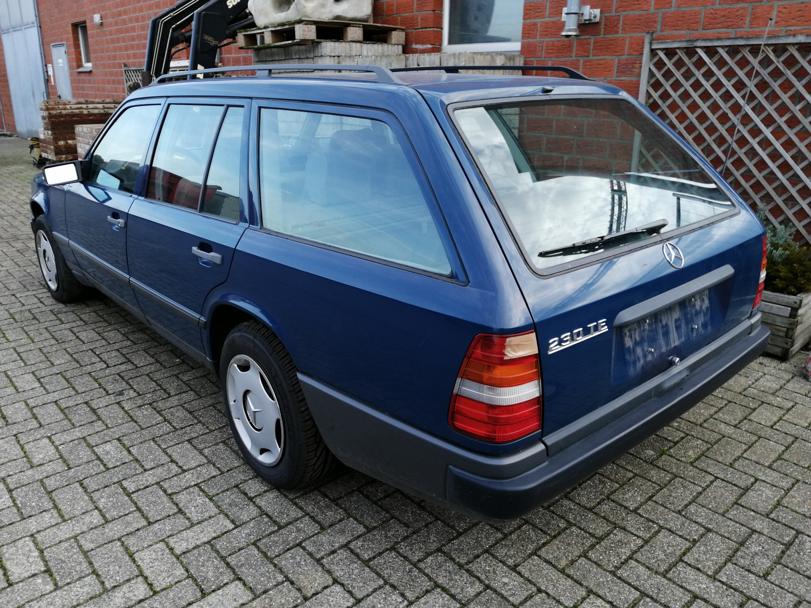 Hässliche Farben am W124