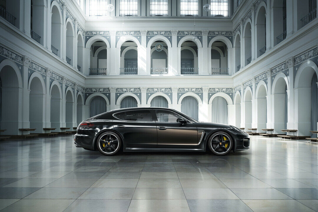 Die erstmals von Porsche angebotene Verlaufslackierung wird per Hand laufgetragen