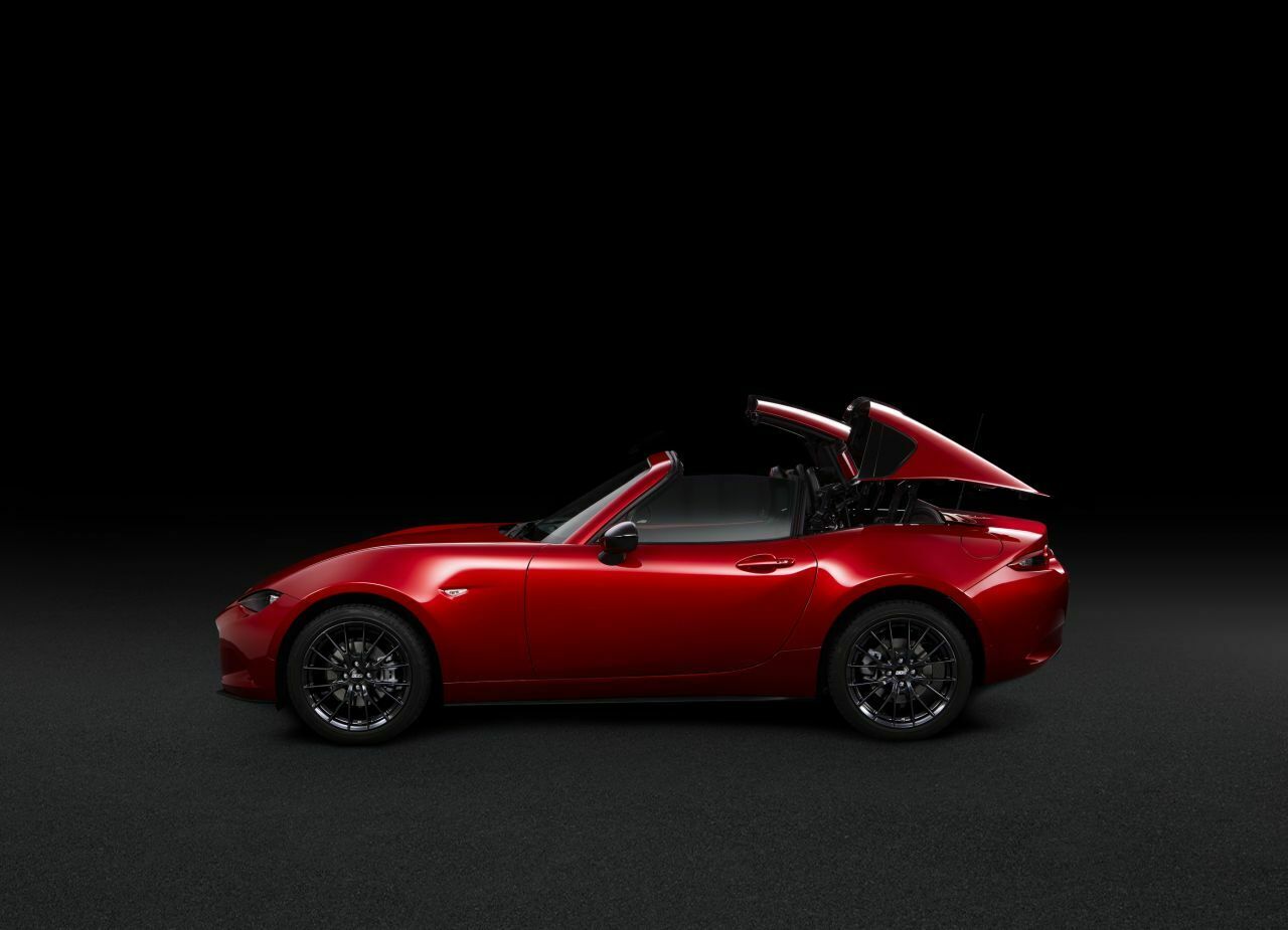 Das Hardtop des MX-5 RF öffnet und schließt elektrisch