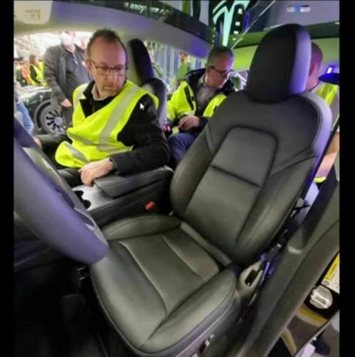 Model Y neue Sitze