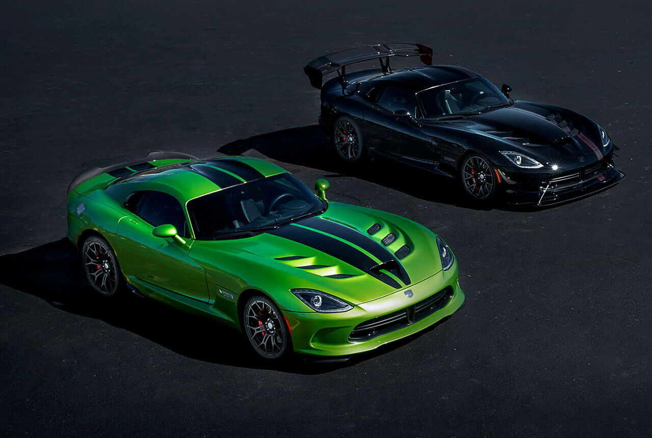 Links: Viper Snakeskin Edition GTC. Rechts: Viper 1:28 Edition ACR