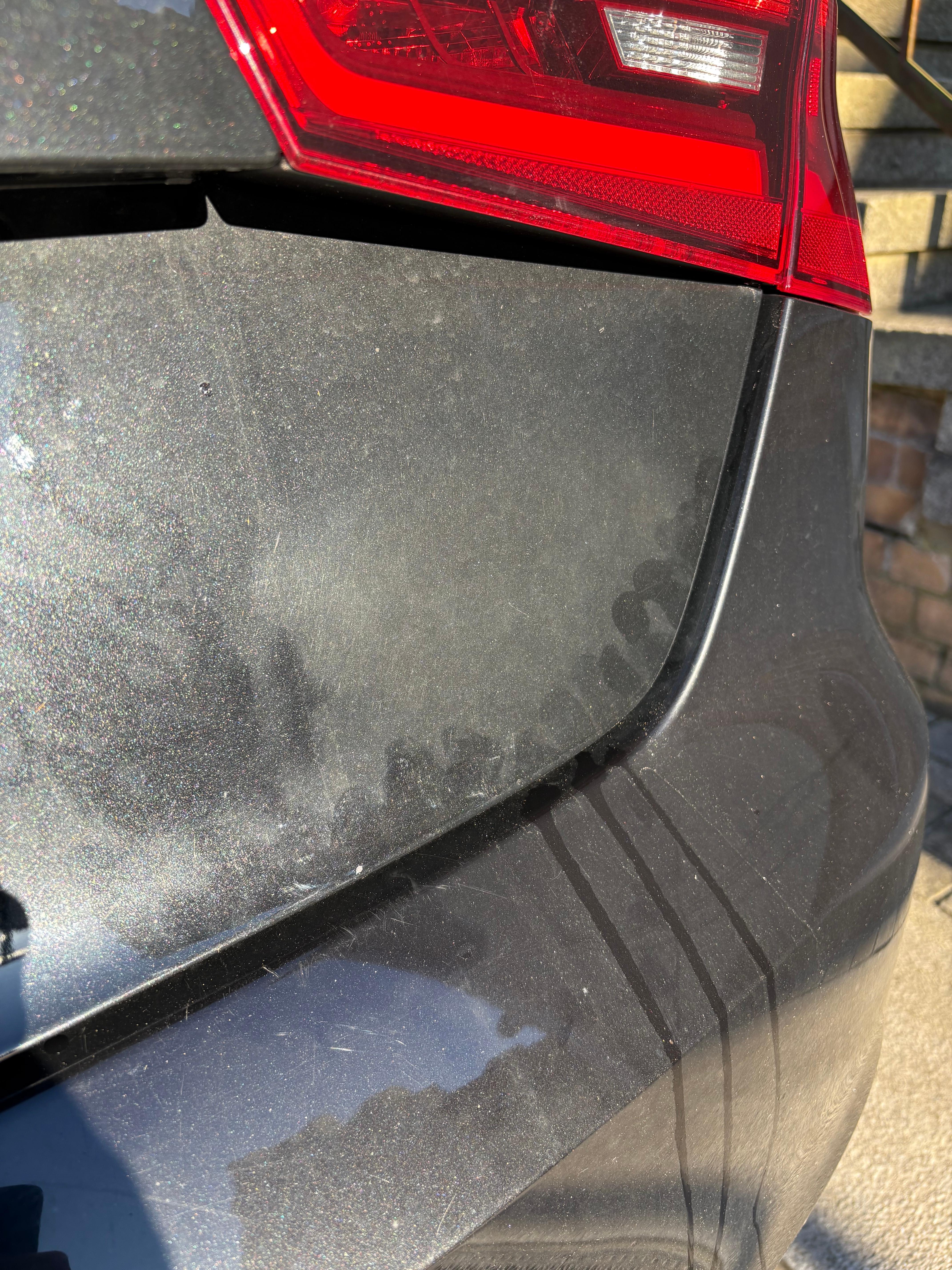 Heckklappe Kratzer nach Embleme entfernen