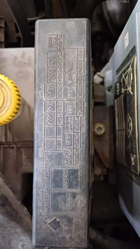 Deckel Sicherungskasten Motorraum Nissan