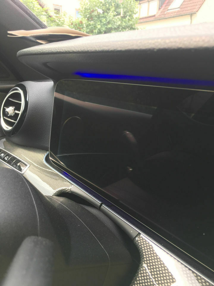 Helle Flecken am Widescreen-Display