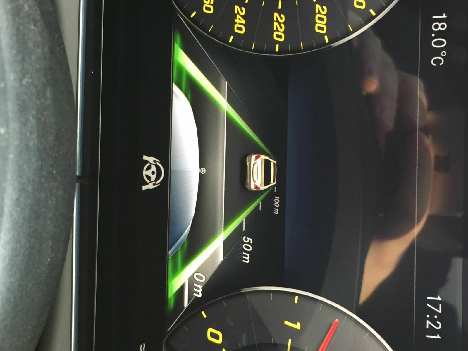 Helle Flecken am Widescreen-Display