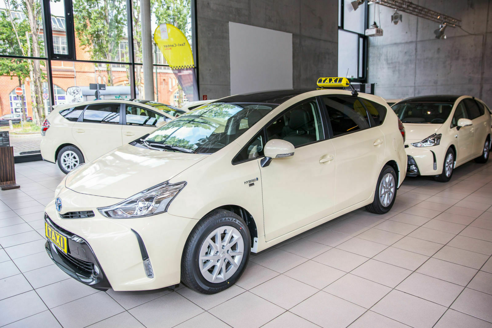 Herr Slupinski, wo kommen die Toyota-Taxis her?