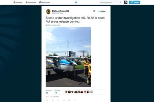 Die Polizei informierte via Facebook und Twitter mehrfach über die Notlandung