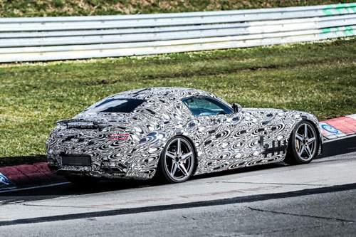 Der Mercedes AMG GT fährt wieder mit V8, aber ohne Flügeltüren