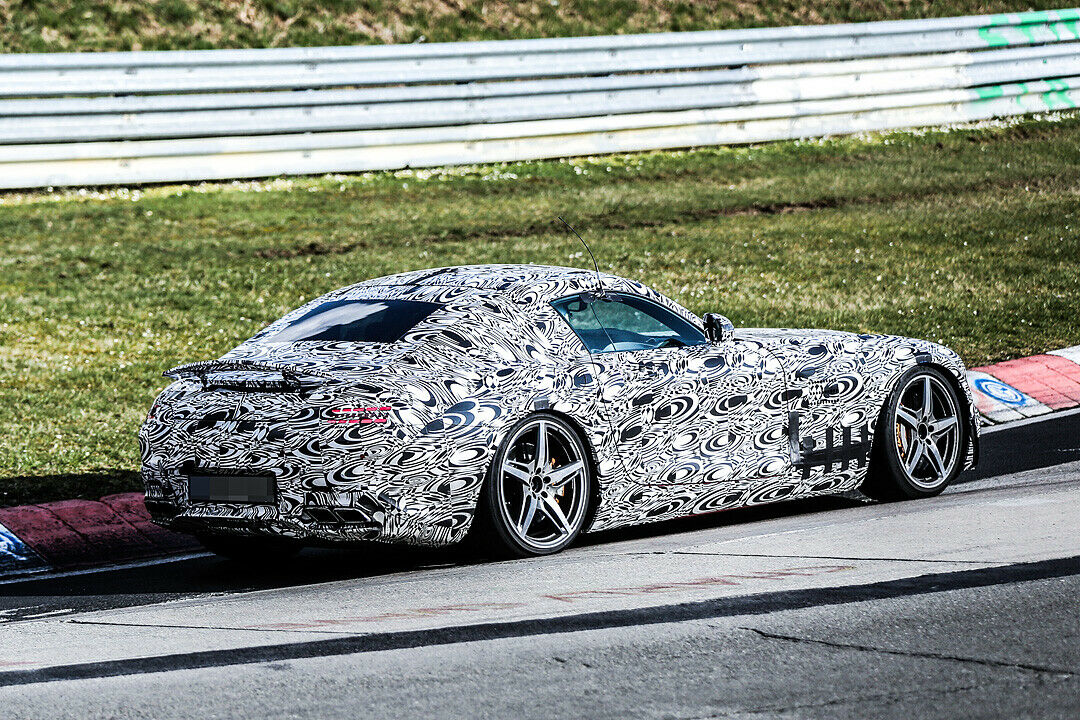 Der Mercedes AMG GT fährt wieder mit V8, aber ohne Flügeltüren